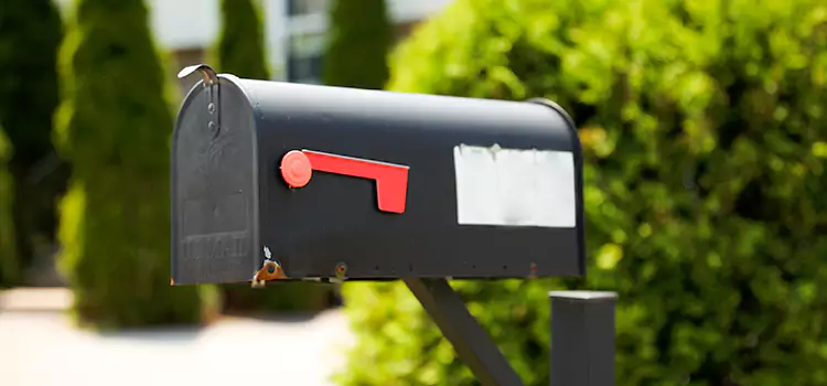 Secure Mailboxes for Packages Keystone